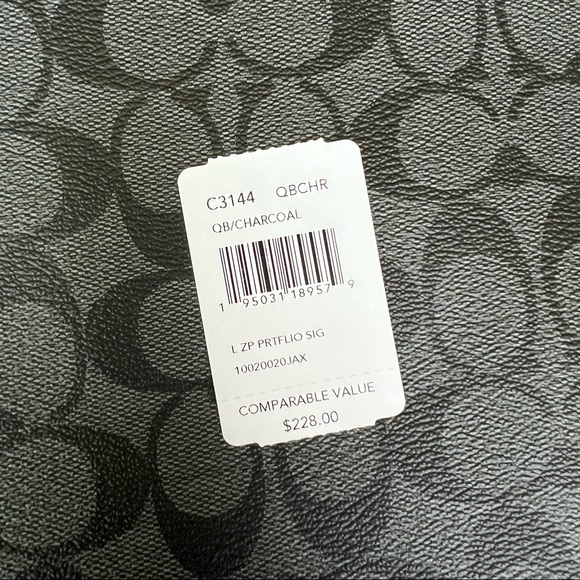 Coach L Zip Portfolio In Signature Canvas - Picture 8 of 8